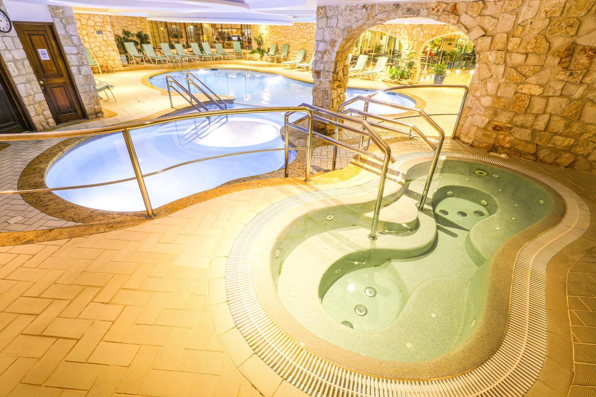 Four Seasons Country Club Hotel Кинта до Лаго Екстериор снимка