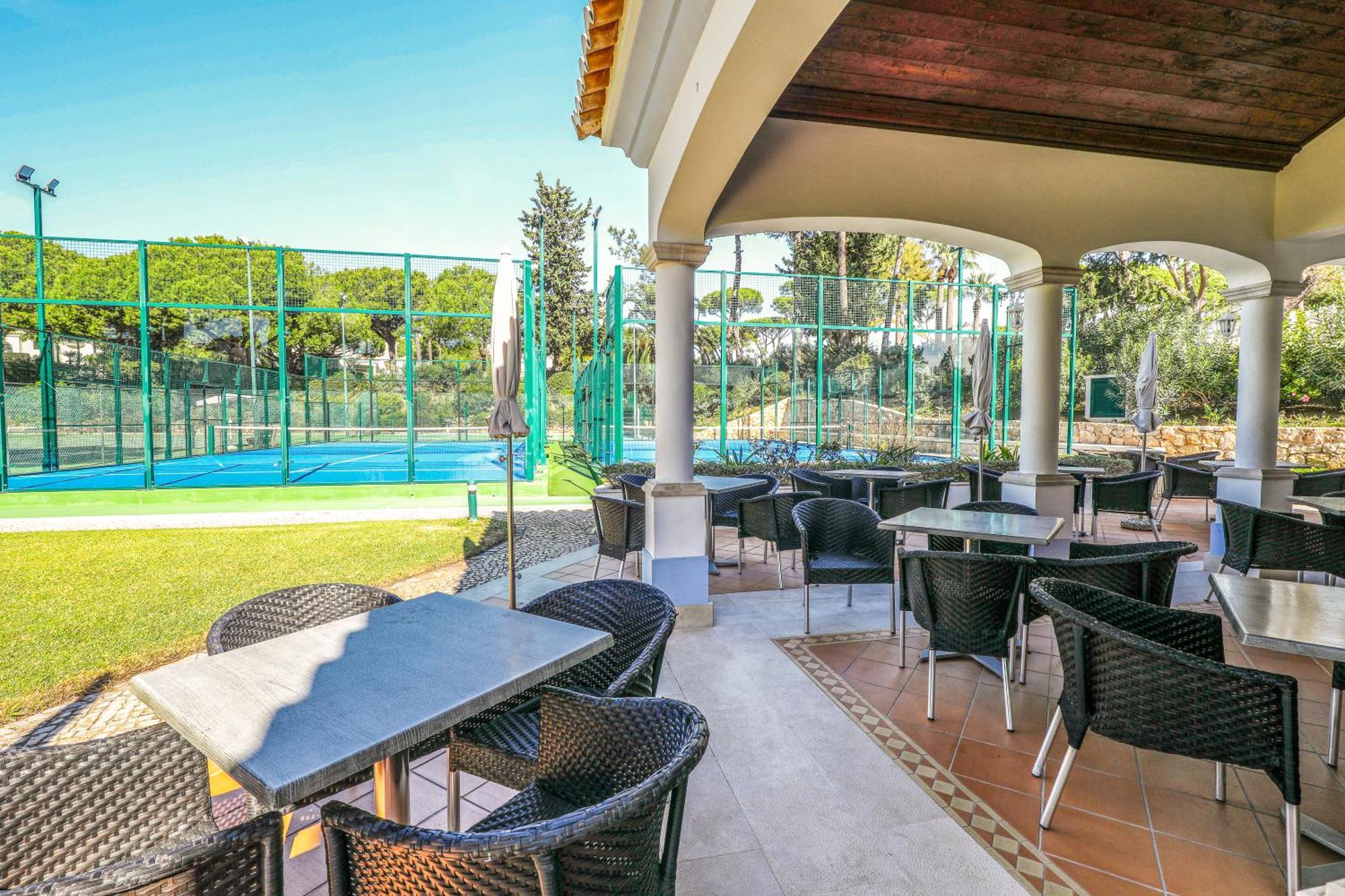 Four Seasons Country Club Hotel Кинта до Лаго Екстериор снимка