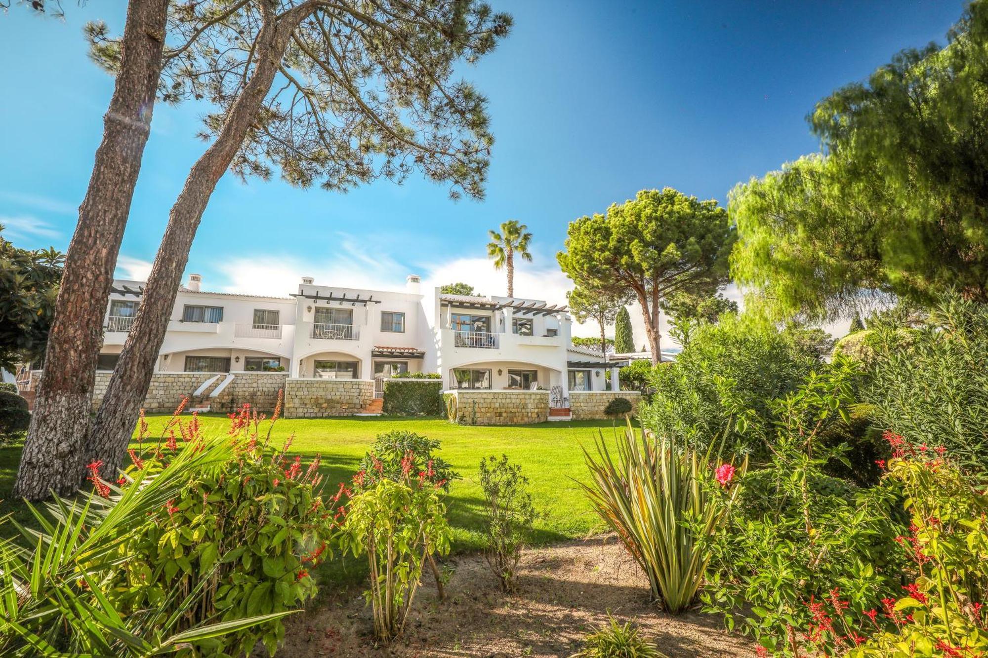 Four Seasons Country Club Hotel Кинта до Лаго Екстериор снимка