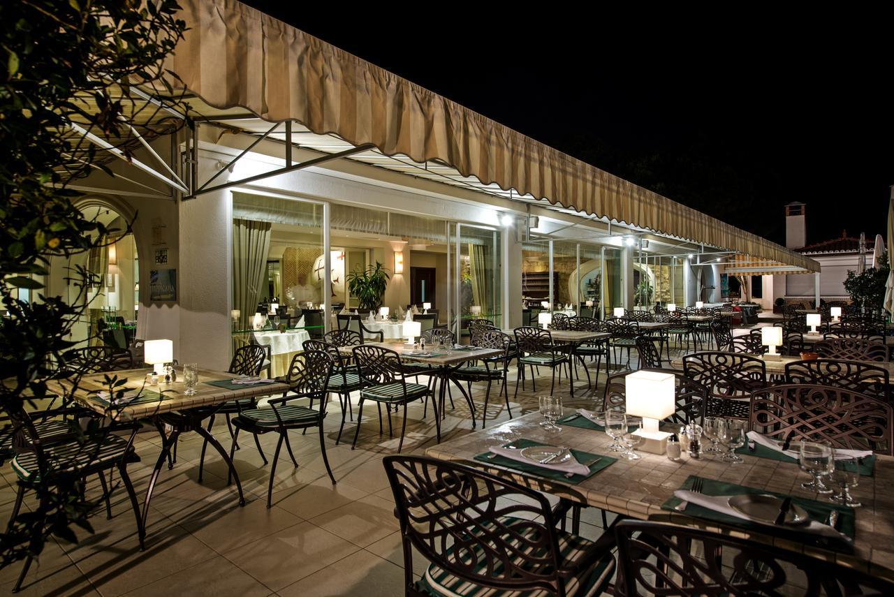Four Seasons Country Club Hotel Кинта до Лаго Екстериор снимка